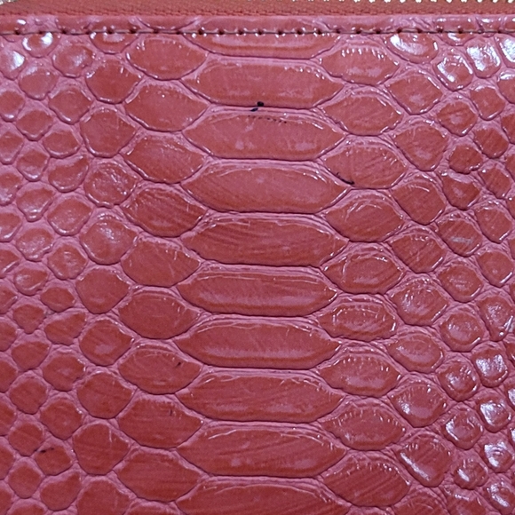 Anne Klein slim wallet Coral faux crocodile - Picture 7 of 8